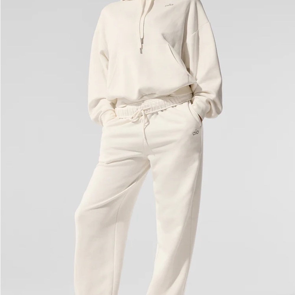 ✨NEW✨ALO Yoga  Accolade Ivory Joggers Sweatpants